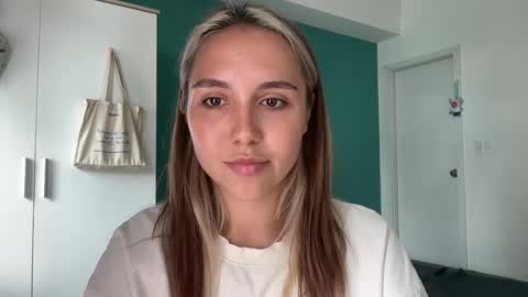 You fav Miss Si online show from 03/20/26, 06:18