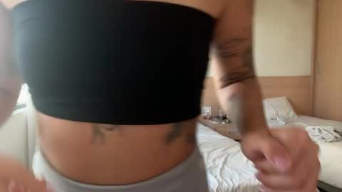 You fav Miss Si online show from 04/14/26, 09:15