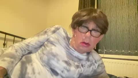 silkacollins online show from 11/21/25, 09:24