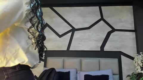 Snapshot of silknyx chatting on 02/23/26, 01:08 silknyx online show from 02/23/26, 01:08