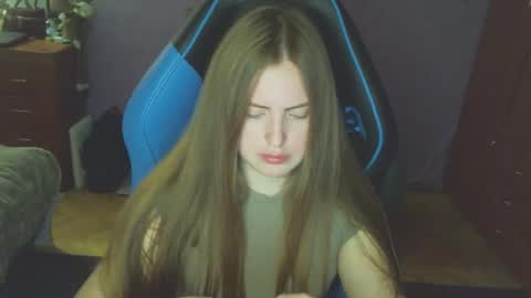 Erica online show from 05/03/26, 05:52