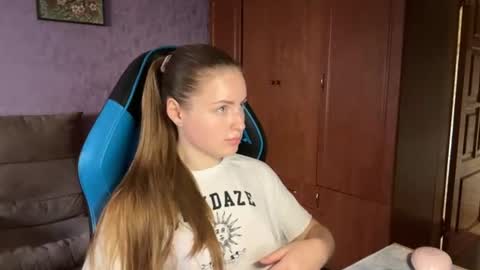 Erica online show from 06/25/26, 10:31