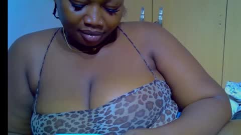 Snapshot of silky_caramel chatting on 10/10/25, 10:14 Caramel online show from 10/10/25, 10:14