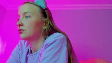 Mila online show from 10/27/25, 07:23