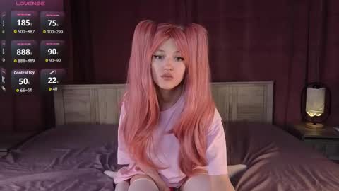 Snapshot of silly___woman chatting on 09/29/25, 02:00 silly___woman online show from 09/29/25, 02:00