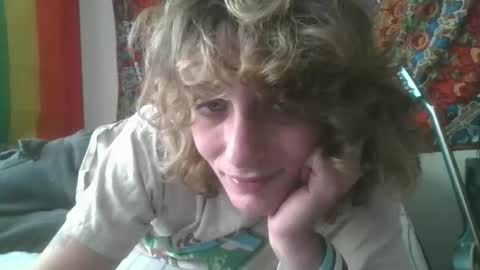 Hailey online show from 11/04/25, 02:38