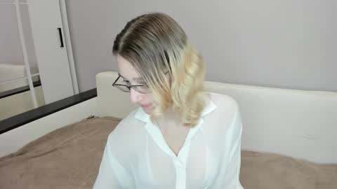 Snapshot of silvadevil chatting on 02/26/26, 06:07 Kate online show from 02/26/26, 06:07