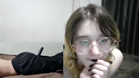 Snapshot of silvadevil chatting on 05/19/26, 07:42 Kate online show from 05/19/26, 07:42