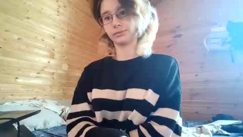 Snapshot of silvadevil chatting on 05/26/26, 11:28 Kate online show from 05/26/26, 11:28