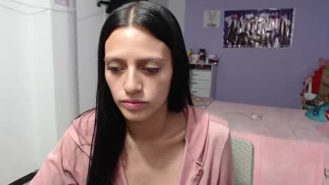 Snapshot of silvanaroberts_ chatting on 02/28/25, 12:10 Rouse online show from 02/28/25, 12:10