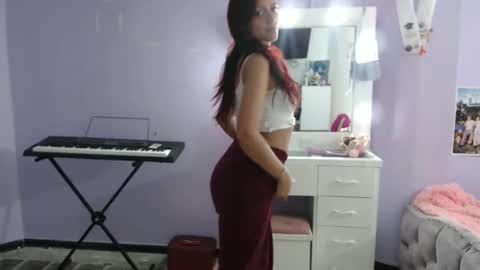 Snapshot of silvanaroberts_ chatting on 09/21/25, 06:59 Rouse online show from 09/21/25, 06:59