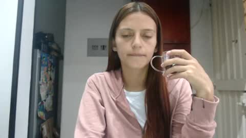 Snapshot of silvanaroberts_ chatting on 06/18/26, 11:14 Rouse online show from 06/18/26, 11:14