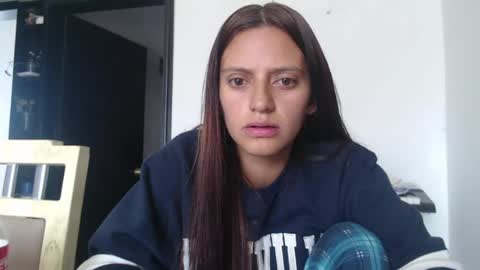 Snapshot of silvanaroberts_ chatting on 07/09/26, 06:45 Rouse online show from 07/09/26, 06:45