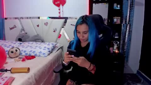   powder    online show from 02/14/25, 01:45