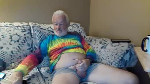 Snapshot of silverdaddy_1955 chatting on 05/04/26, 09:27 Daddy Bear online show from 05/04/26, 09:27
