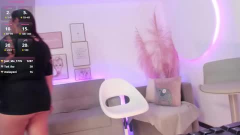 Silvia online show from 12/14/25, 10:31