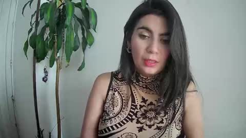 Silvie online show from 12/14/24, 02:21