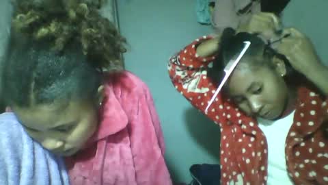 simirna98 online show from 06/25/26, 07:18