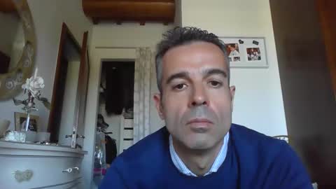 Snapshot of simmeturbate chatting on 10/14/25, 10:27 Italiandaddyitalydickassbottomassholecomshowmasturbatenudeboyitalyatleticcutemuscolarhardcockdickboy online show from 10/14/25, 10:27