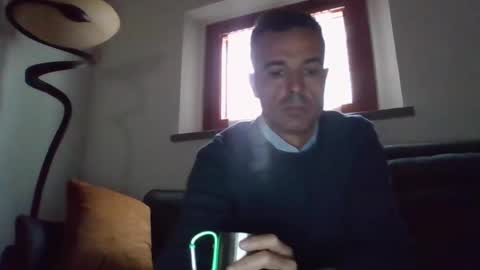 Snapshot of simmeturbate chatting on 10/20/25, 12:16 Italiandaddyitalydickassbottomassholecomshowmasturbatenudeboyitalyatleticcutemuscolarhardcockdickboy online show from 10/20/25, 12:16