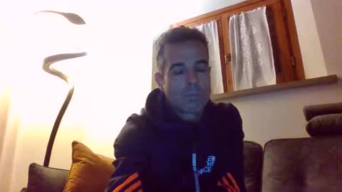 Snapshot of simmeturbate chatting on 10/25/25, 08:03 Italiandaddyitalydickassbottomassholecomshowmasturbatenudeboyitalyatleticcutemuscolarhardcockdickboy online show from 10/25/25, 08:03