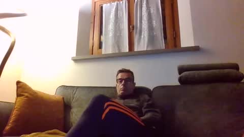 Snapshot of simmeturbate chatting on 10/27/25, 09:52 Italiandaddyitalydickassbottomassholecomshowmasturbatenudeboyitalyatleticcutemuscolarhardcockdickboy online show from 10/27/25, 09:52