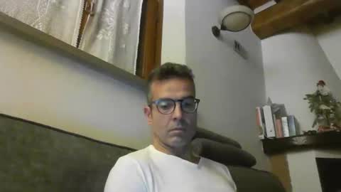 Snapshot of simmeturbate chatting on 11/22/25, 04:44 Italiandaddyitalydickassbottomassholecomshowmasturbatenudeboyitalyatleticcutemuscolarhardcockdickboy online show from 11/22/25, 04:44