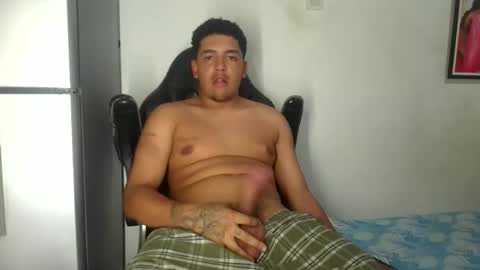 Snapshot of simon222_hot chatting on 02/28/26, 11:06 simonxxl online show from 02/28/26, 11:06