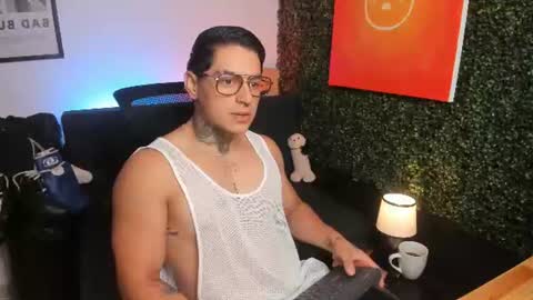Snapshot of simon_cortes chatting on 06/25/26, 11:26 Simon Cortes online show from 06/25/26, 11:26