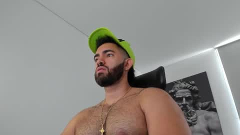 simon_leon01 online show from 05/31/26, 04:36