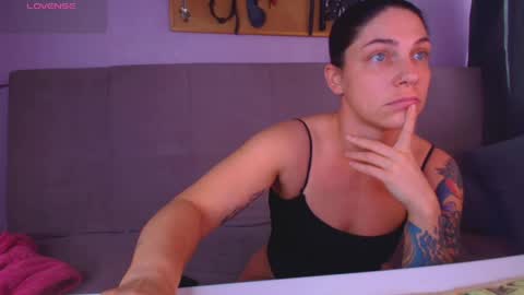 simona_moonshine online show from 04/19/26, 04:45