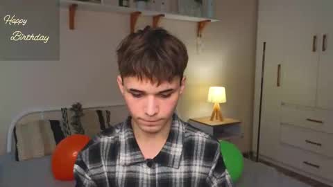 Snapshot of simonboy592 chatting on 03/20/26, 06:29 Alex online show from 03/20/26, 06:29