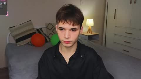 Snapshot of simonboy592 chatting on 03/22/26, 10:51 Alex online show from 03/22/26, 10:51