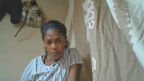 simonettee online show from 11/02/25, 06:54