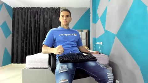 Snapshot of simonkeler chatting on 12/10/24, 01:32 SIMON KELER online show from 12/10/24, 01:32