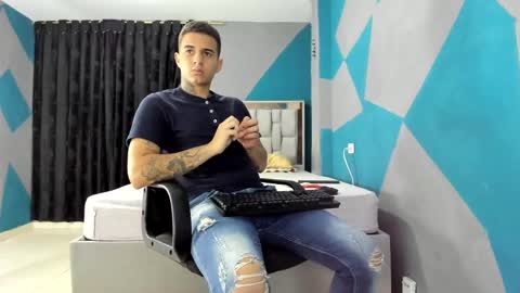 Snapshot of simonkeler chatting on 12/15/24, 05:56 SIMON KELER online show from 12/15/24, 05:56