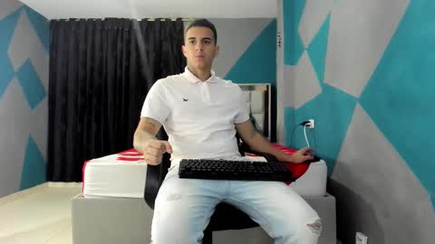 Snapshot of simonkeler chatting on 12/30/24, 02:20 SIMON KELER online show from 12/30/24, 02:20