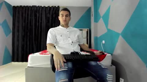 Snapshot of simonkeler chatting on 01/06/25, 01:31 SIMON KELER online show from 01/06/25, 01:31