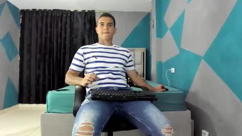 Snapshot of simonkeler chatting on 01/23/25, 09:18 SIMON KELER online show from 01/23/25, 09:18