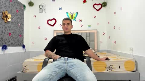 Snapshot of simonkeler chatting on 09/14/25, 01:05 SIMON KELER online show from 09/14/25, 01:05