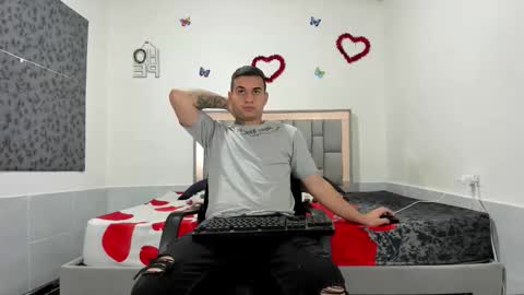 Snapshot of simonkeler chatting on 09/30/25, 11:48 SIMON KELER online show from 09/30/25, 11:48