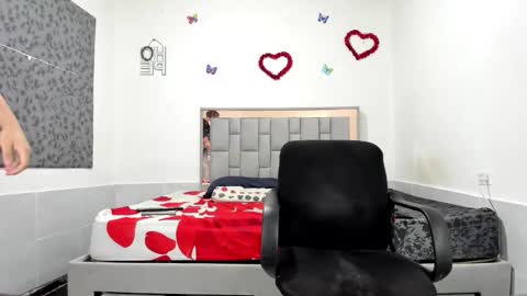 Snapshot of simonkeler chatting on 10/07/25, 11:07 SIMON KELER online show from 10/07/25, 11:07