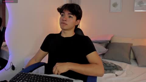  Simon  online show from 01/26/25, 06:16