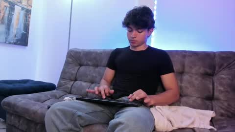  Simon  online show from 01/27/25, 04:22