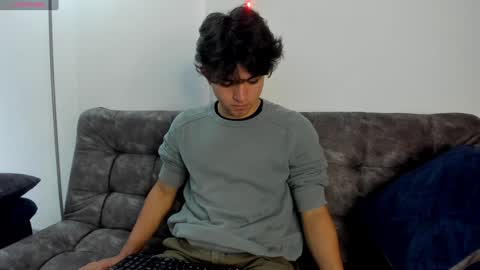  Simon  online show from 02/04/25, 01:48