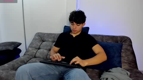  Simon  online show from 02/05/25, 01:44