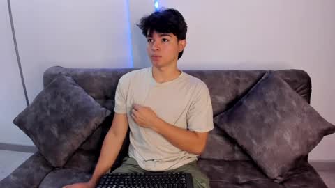  Simon  online show from 02/11/25, 02:57