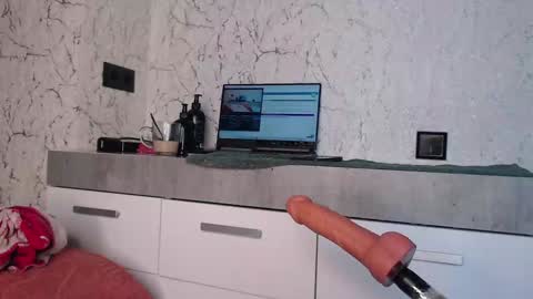 regina online show from 10/27/25, 07:34