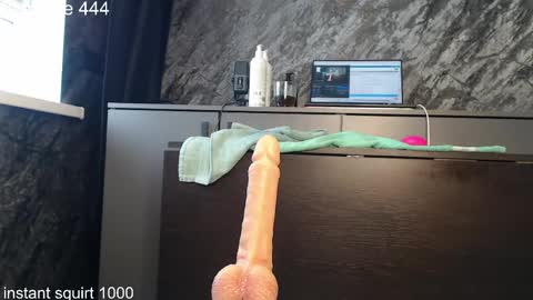 regina online show from 06/02/26, 06:59