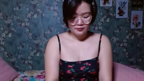 Snapshot of simply_niki chatting on 12/02/25, 06:03 zia online show from 12/02/25, 06:03